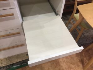 河口家具　3枚扉キッチンボード (4)